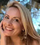 Simona Gherghe, întâlnire cu Kate Hudson în Grecia. Cum s-au fotografiat cele două. „Asta se întâmplă dacă mergi în Paxos”