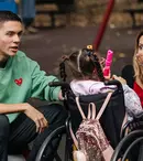 Amalia Enache și David Popovici, cadre emoționante într-un loc de joacă. Cei doi sunt implicați într-o campanie caritabilă