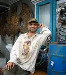 Ce se întâmplă în Las Fierbinți, 16 octombrie 2024. Giani vrea să o cucerească pe soția lui Cărămidă, Celentano, invitat să-și scrie autobiografia