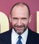 Thrillerul „Conclav” ajunge curând în cinematografe. Ralph Fiennes are rolul principal. Dată de lansare, poveste, trailer
