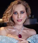 Iulia Vântur, apariție ca o prințesă la un festival din Abu Dhabi. Bijuteria de 200 de karate a atras toate privirile