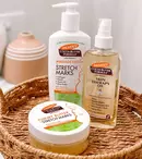 Brandul american Palmer’s oferă o linie completă de creme, loțiuni, balsamuri de buze, săpunuri, uleiuri de corp și formule solide originale