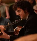 Ce voce frumoasă are Timothée Chalamet! Actorul cântă live în rolul lui Bob Dylan în filmul „A Complete Unknown”