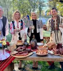 Echipa Știrilor Pro TV sărbătorește 1 Decembrie în costume populare! Roxana Hulpe, Andreea Marinescu și Lavinia Petrea, superbe în ținute festive
