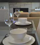 Ceramică sau porțelan: alegerea ideală pentru decorul mesei tale