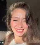 Neslihan Atagül radiază în noile imagini cu burtica de gravidă. Cum arată cu doar o lună înainte să devină mamă!