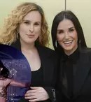 Fiica lui Demi Moore recreează look-ul din „Striptease” după 30 de ani. Rumer Willis poartă bikinii iconici ai mamei