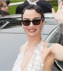 Birce Akalay a strălucit la ceremonia de deschidere a Festivalului de Film de la Cannes 2025. Mesajul emoționant al actriței