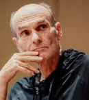 Cu cine votează Cristian Tudor Popescu în turul doi al alegerilor prezidențiale. Ce mesaj are pentru români. „Îi rog în genunchi”