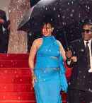 Rihanna, apariție electrizantă sub umbrelă. Celebra artistă a atras toate privirile la Festivalul de Film de la Cannes 2025