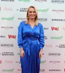 Cum a apărut Andreea Esca la petrecerea VIVA!. A ales o rochie lungă din satin albastru