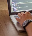 Cum înveți să dezvolți produse cu Jira și Miro într-un curs IT aplicat?
