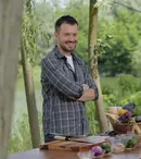 Emisiunea „Meniu de vedetă” revine cu un nou sezon la Antena Stars. Chef Horia Manea și-a mutat bucătăria în mijocul naturii