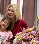 Sara, fiica Alessandrei Stoicescu, a împlinit 6 ani. Imaginile emoționante publicate de prezentatoarea Observatorului. „Am trezit-o cu flori”