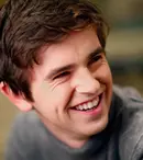 Freddie Highmore, un nou rol cu potențial după succesul din „Doctorul cel bun”. Cu cine face echipă în serialul „Edgar & Augustine”