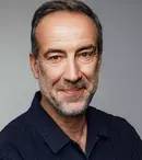 Șerban Pavlu, despre pasiunile nevinovate atunci când nu este pe platoul de filmare. „Este plăcerea mea secretă cu televizorul”. EXCLUSIV