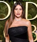 Sofía Vergara a cucerit Parisul: Lecție de stil „latino-chic” la 53 de ani, într-o rochie incendiară din mătase și dantelă