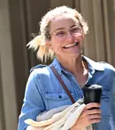 GALERIE FOTO. Cameron Diaz, apariție naturală la 52 de ani în New York. Zero machiaj, zero probleme cu ridurile: „Prefer să-mi văd fața îmbătrânind”