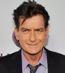 Charlie Sheen a renunțat la alcool de opt ani și face confesiuni neașteptate. Cum s-a luptat cu dependența: „Rușinea te sufocă”