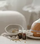 Este periculos dacă plasez difuzorul de uleiuri esențiale lângă televizorul pornit?