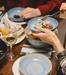 Mai mult decât o simplă întâlnire: 4 idei pentru a crea momente memorabile alături de prieteni