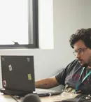 Absolvenții de liceu, studenții și absolvenții de studii universitare se pregătesc de angajare odată cu venirea toamnei