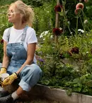 Pamela Anderson gătește în „Pamela și bucătăria ei din provincie”. Ce știm despre reality-show-ul vegan de pe TV Paprika
