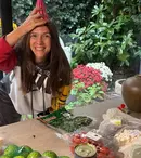 Adela Popescu și-a sărbătorit ziua de naștere în pijamale, alături de familie: „Dacă nu era tortul, părea o zi obișnuită din viața mea”