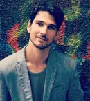 Cum arăta Anghel Damian în copilărie și ce a învățat de la părinți: „A fost, cumva, un divorț fericit”