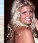 Cum arată Donna D'Errico în costum de baie la 57 de ani. Actrița din „Baywatch” are cont pe o rețea destinată adulților