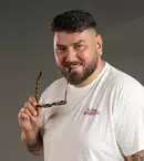 Cosmin Nedelcu alias Micutzu, dincolo de The Ticket. „Îmi place să gătesc, să citesc și să cânt la pian”. EXCLUSIV