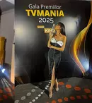 Ramona Olaru, apariție demnă de catwalk la Gala Premiilor TV Mania. Rochia vedetei a furat toate privirile