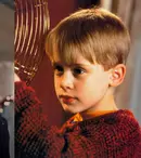 Macaulay Culkin revine în rolul lui Kevin McCallister, după 35 de ani! Cum arată azi starul din „Singur acasă”