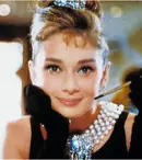 Audrey Hepburn & Givenchy: prietenia legendară care a schimbat moda Hollywoodului și ajunge acum pe marele ecran