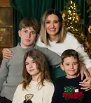 Ela Crăciun, dezvăluie planurile de sărbători și surprizele pregătite pentru 2026: „Un an al premierelor!” - Imagini de la ședința foto de Crăciun