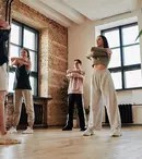 Cum devii mai încrezător prin dezvoltarea abilităților de dans?