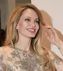 Cum arăta Angelina Jolie în copilărie: Dezvăluirile tulburătoare ale fostei bone despre suferința ascunsă a vedetei. „Râdeau de ea”