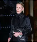 Charlize Theron, fabuloasă la 50 de ani la Săptămâna Modei Paris. Detaliul îndrăzneț care a atras toate privirile