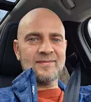 Cosmin Seleși, despre ritualul matinal la care nu renunță niciodată. Vedeta nu iese din casă până nu aude ce spune Neti Sandu: „Sunt singurul?”