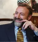 Halit Ergenç, transformare extremă pentru „Căderea Regelui”! Actorul stă două ore la machiaj în fiecare zi