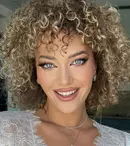 Alexia Țalavutis a împlinit 36 de ani! Tort și ținută glamour... direct pe beton: „Viața mea e între Pinterest și șantier”