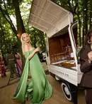 Apariție de infarct! Carmen Grebenișan a atras toate privirile într-o rochie verde-praz. Suma uriașă pe care a plătit-o pentru ea