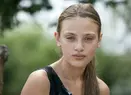 Cum arată si ce mai face Adina Asăvoaiei, fetița de la Glina. Tânăra are acum 17 ani și s-a schimbat radical