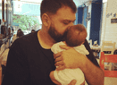 Grasu XXL, în lacrimi pe scena Neversea, în timp ce cânta "Tu, Mărie". Artistul a scris piesa pentru fiica sa și a Laurei Andreșan, în vârstă de 5 ani