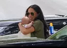 Meghan Markle, criticată dur că nu știe să-l țină pe Archie în brațe!  "Se vede că nici măcar nu are grijă de copilul ei"