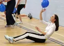 Exerciţiul care o ajută pe Kate Middleton să aibă un abdomen plat, după 3 sarcini. Poţi să-l faci şi tu acasă!