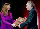 Monica Bellucci și-a asumat relația amoroasă cu Tim Burton: "Îl iubesc, mă bucur că l-am cunoscut ca bărbat"