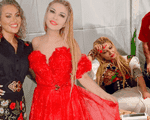 Momente de panică la un concert din Buzău! Cine e solista care a leșinat sub ochii îngroziți ai Mirelei Vaida