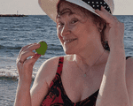 La 68 de ani, Natalia Guberna arată impecabil în costum de baie! Cu ce cremă ieftină, celebră în comunism, scapă de riduri: „Costă vreo 20-30 de lei”