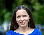 Mirabela Grădinaru, apariție surpriză la un eveniment aniversar. Bărbatul tânăr și celebru care a stat la masă cu partenera lui Nicușor Dan